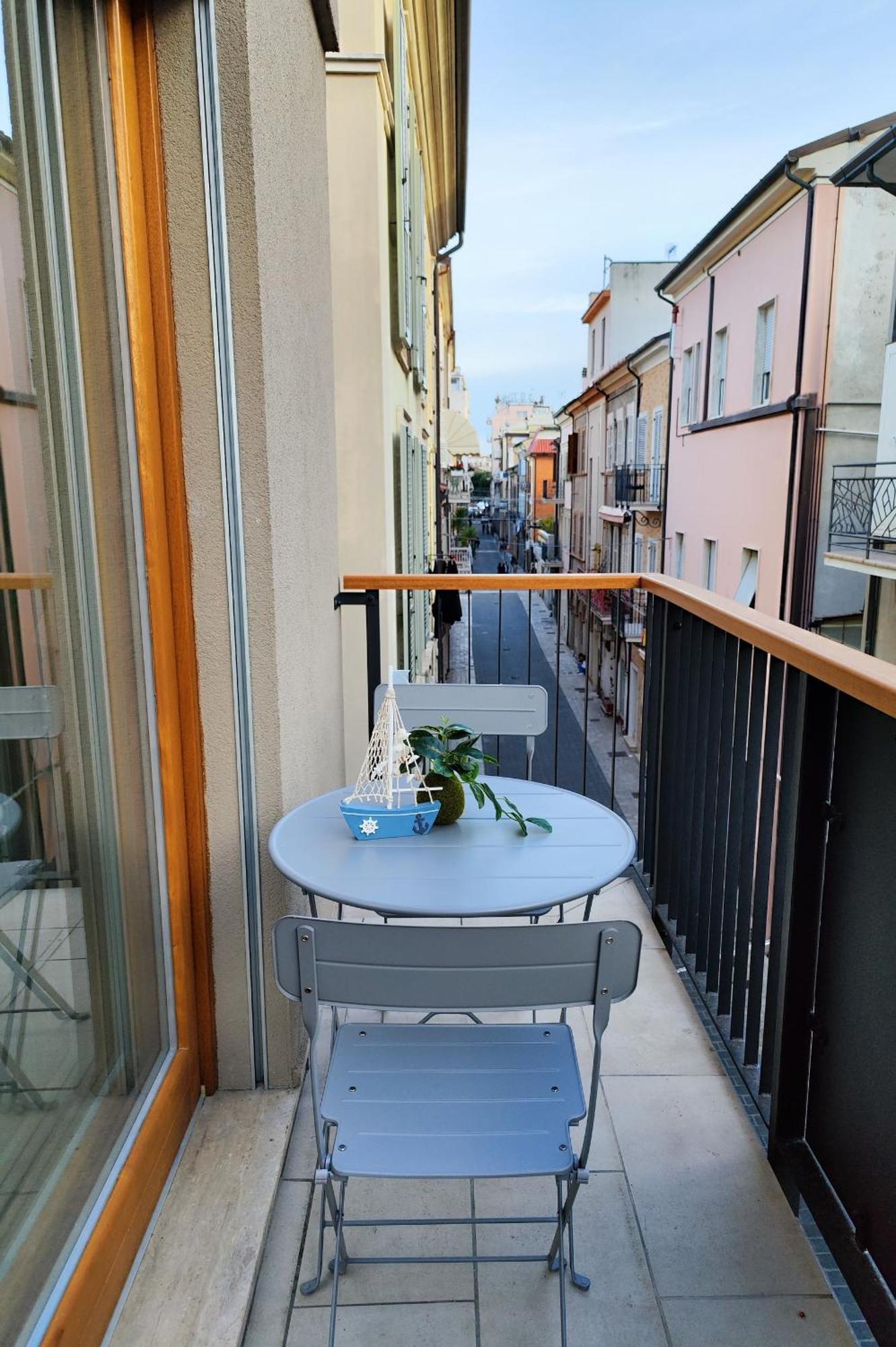 Civitanave Civitanova Marche Exteriör bild